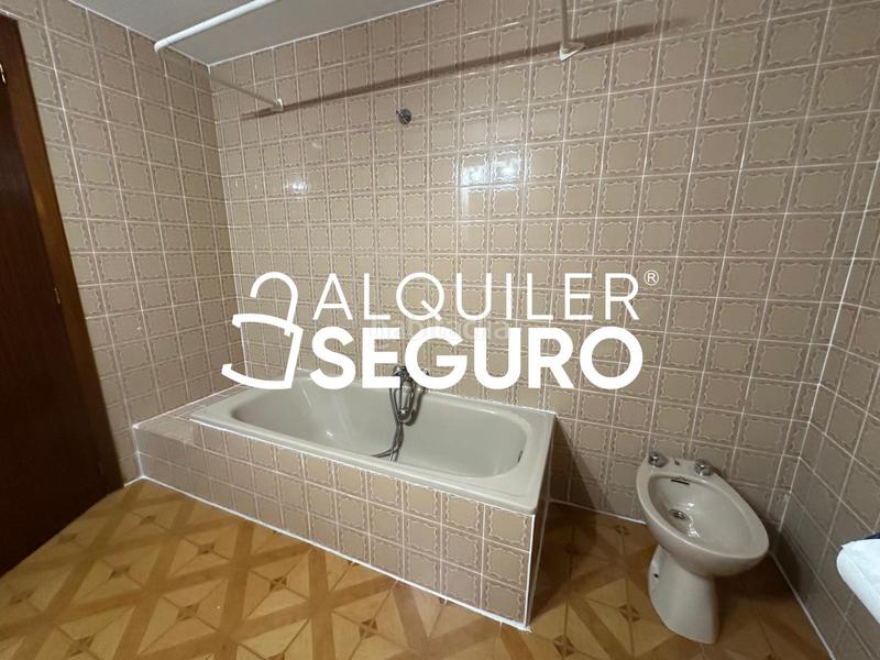 Foto cb611b83-07dd-42ab-9958-1273db8cc6a9. Location appartement avec parking dans Barrio de Patraix Valencia