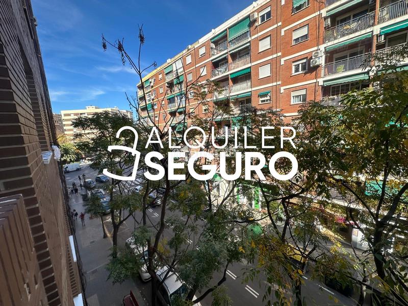 Foto 419d6a6f-040a-4993-8e7b-eda25674907e. Rent flat with parking in Barrio de Patraix Valencia