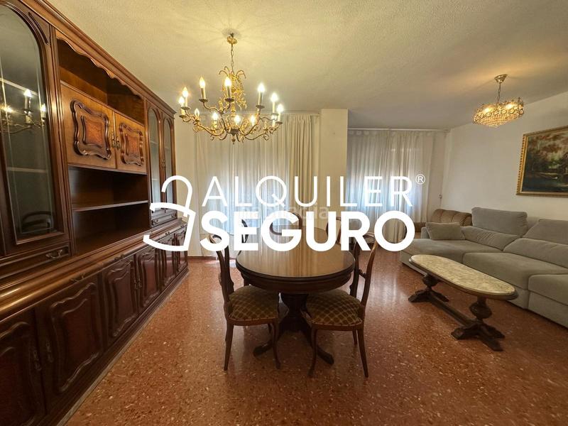 Foto e50cf323-cfef-4153-b603-56587ac585be. Rent flat with parking in Barrio de Patraix Valencia