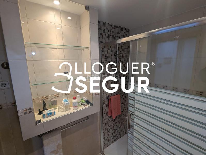 Foto bdd34d3d-594e-471e-9a43-52a31cdad867. Alquiler piso  c baltasar gracián en Prosperitat Barcelona