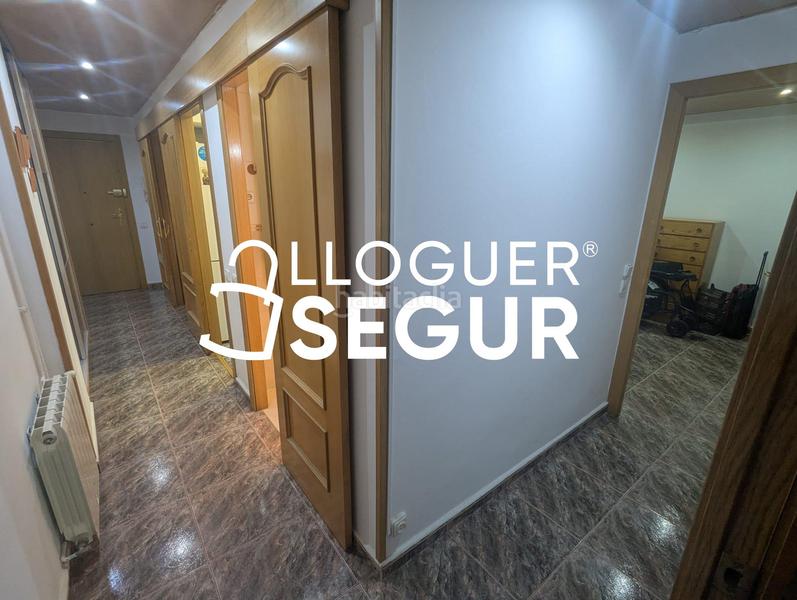 Foto 34aa1a30-1d42-46bf-95e9-7b592583134b. Alquiler piso  c de baltasar gracián en Prosperitat Barcelona