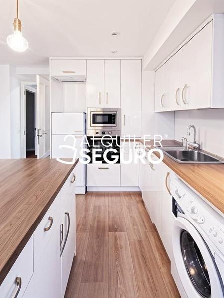 Foto d436c92f-3946-408e-822a-6d883b711475. Alquiler piso  c lope de rueda en Caballería Española Alcalá de Henares