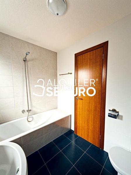 Foto 3dcf950b-6c9d-4138-aa9a-b884e873f9aa. Affitto appartamento con riscaldamento parcheggio in Tres Cantos