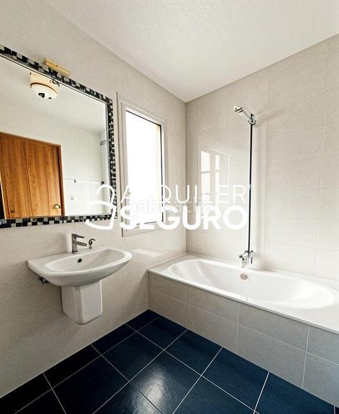 Foto 596c99d1-90a9-40af-bbd5-1fbfec1484c5. Affitto appartamento con riscaldamento parcheggio in Tres Cantos