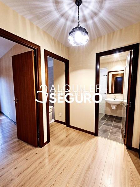 Foto 7c30cd38-2e3b-4bb8-8255-b76ea8da56c8. Location appartement avec chauffage parking dans Estación-Centro Tres Cantos