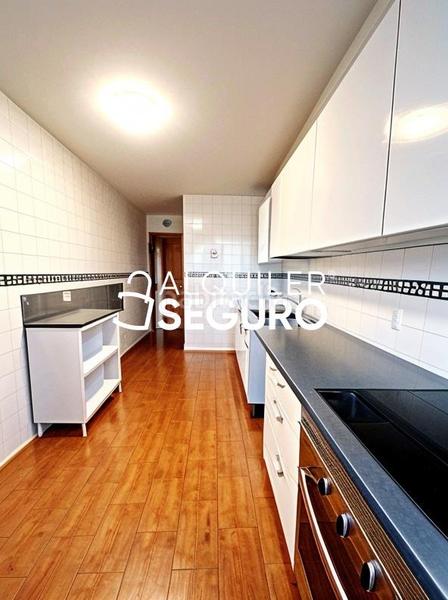 Foto 4c0a31ea-bccd-47a0-8d28-8f4616c41532. Rent flat with heating parking in Estación-Centro Tres Cantos