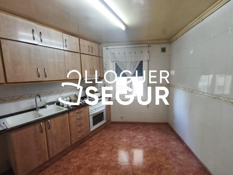 Foto 31ff29d3-c1bc-4bd7-9d63-9cdae21b37d0. Miete etagenwohnung mit heizung in Cerdanyola Sud Mataró