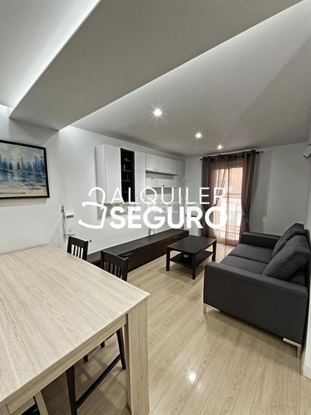 Foto 8b098a36-9d95-44d4-a5b8-f9e0b2a7cce2. Rent flat with heating in Casco Antiguo Alcorcón