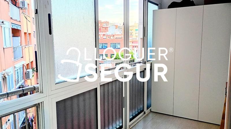 Foto b4fc563a-dfa5-4bbd-a63c-f56df66e2d13. Alquiler piso  c església en Montmar Castelldefels