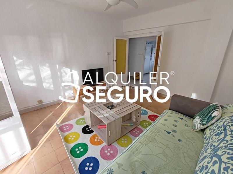 Foto 095e57b9-e868-42ef-be0e-7caf063445f7. Alquiler piso  c arquitecto jover en Goteta Alicante