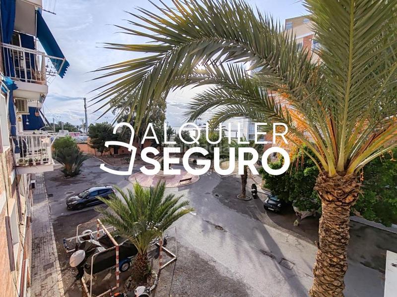 Foto f159b3e6-fa01-4d13-9e3c-7bad7489535b. Alquiler piso  c arquitecto jover en Goteta Alicante