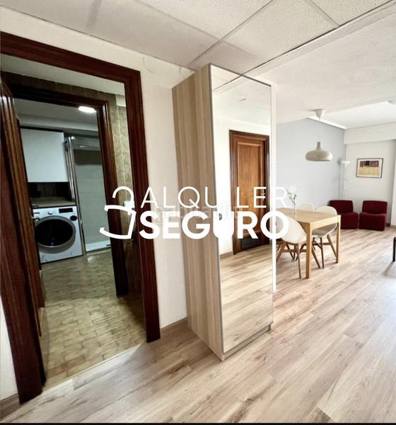 Foto 40bca245-9a1c-4db5-842e-cc330e8cfe25. Rent flat with heating in San Juan Bautista Madrid