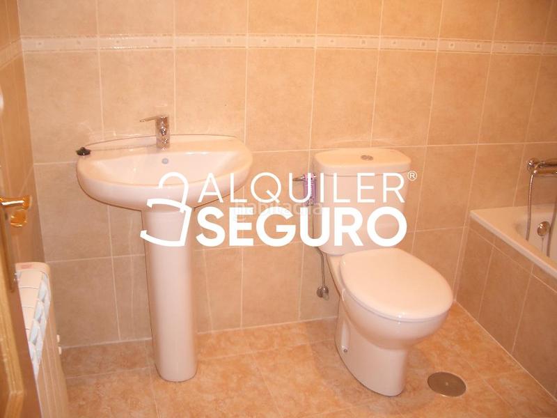 Foto 114f962b-bd88-4fb1-97dd-1d5e753ecc14. Alquiler chalet  c josé moya montero en Valmojado