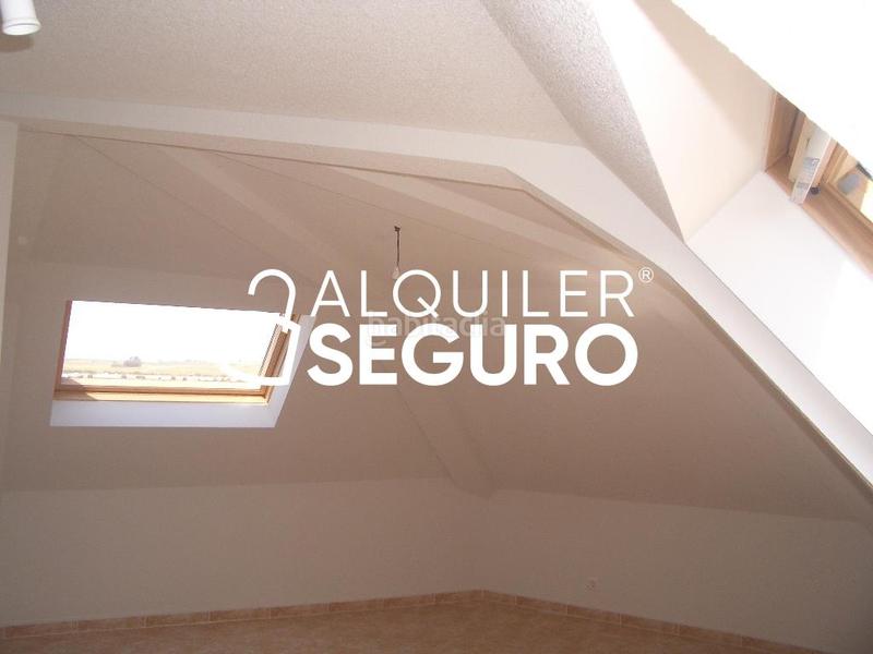 Foto 27e15339-0d5a-45e7-8058-e0cfcdd32ca3. Alquiler chalet  c josé moya montero en Valmojado