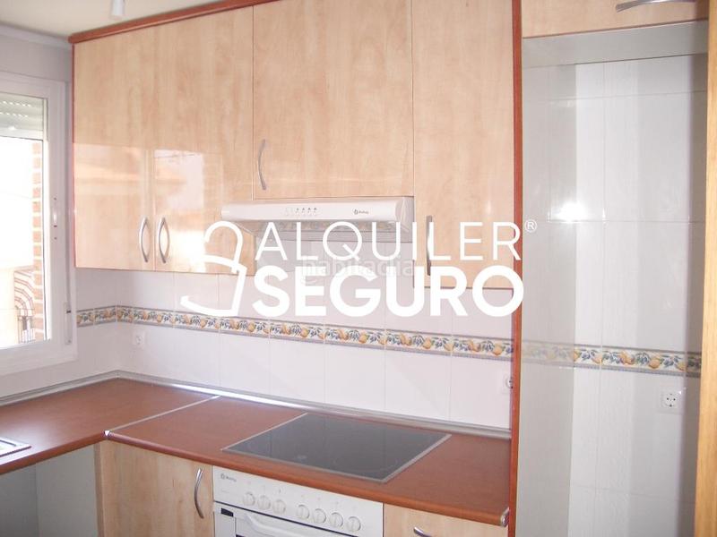 Foto e11a3c84-9d73-4e35-a1b4-cf9f48eaa428. Alquiler chalet  c josé moya montero en Valmojado