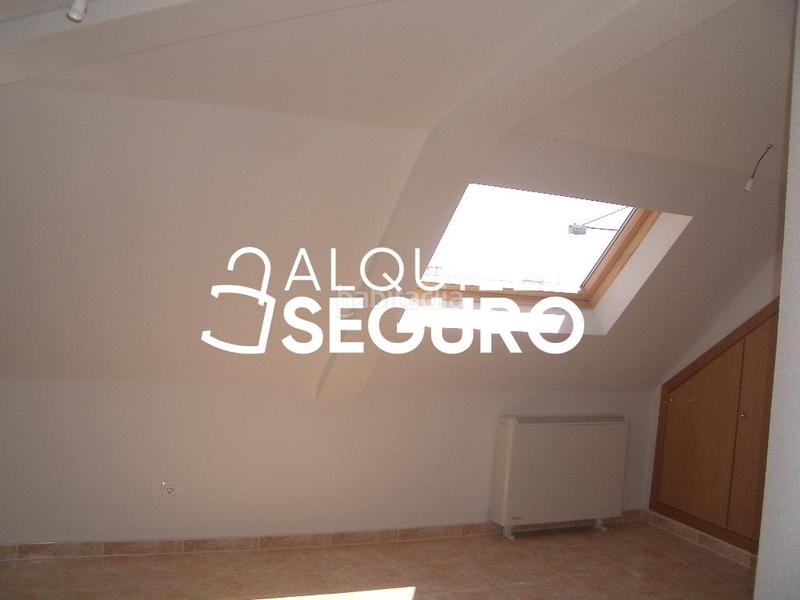 Foto ad91acea-b8da-42c5-b498-d3e18aa03a4a. Lloguer xalet amb calefacció aparcament a Valmojado