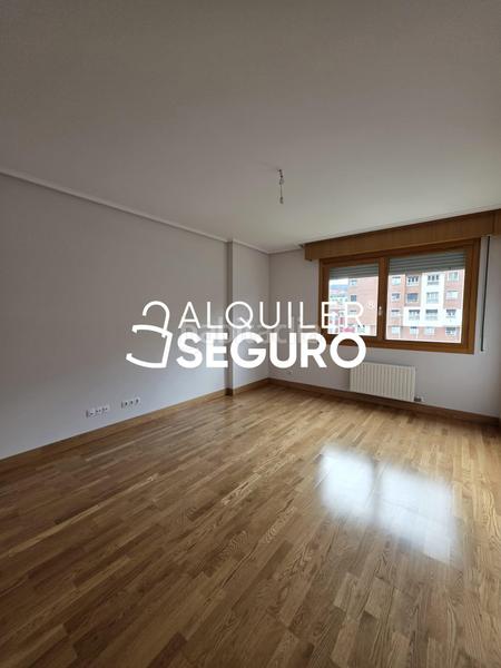 Foto 39c84aa4-920a-4264-9b36-ba22f6309e47. Rent flat with heating parking in Arteagabeitia - Retuerto - Kareaga Barakaldo