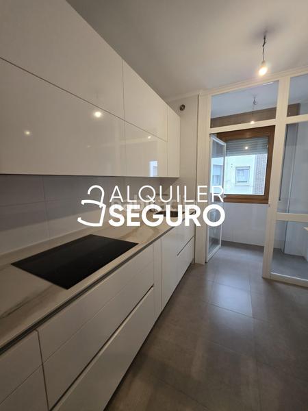 Foto 9b28f2ec-5ef3-47a8-a901-7657a878140b. Rent flat with heating parking in Arteagabeitia - Retuerto - Kareaga Barakaldo