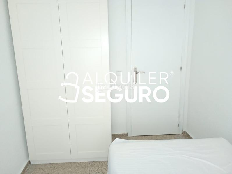 Foto 02d477eb-2d8c-4ee2-a8bd-df96a9c13aed. Alquiler piso  c magistrado salvador barberá en Málaga