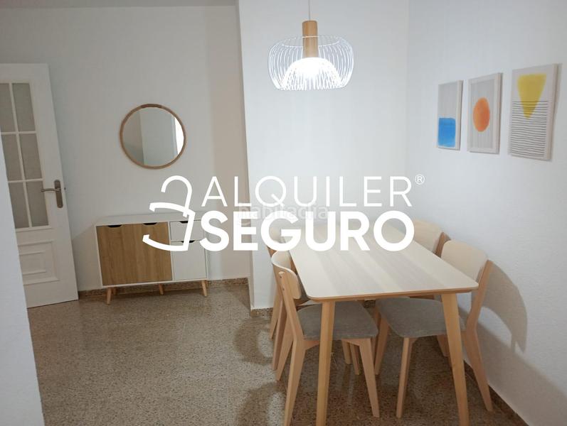 Foto 2cf4f4a5-1e49-4b8d-bcdf-bfc9f25e5eb7. Alquiler piso  c magistrado salvador barberá en Málaga