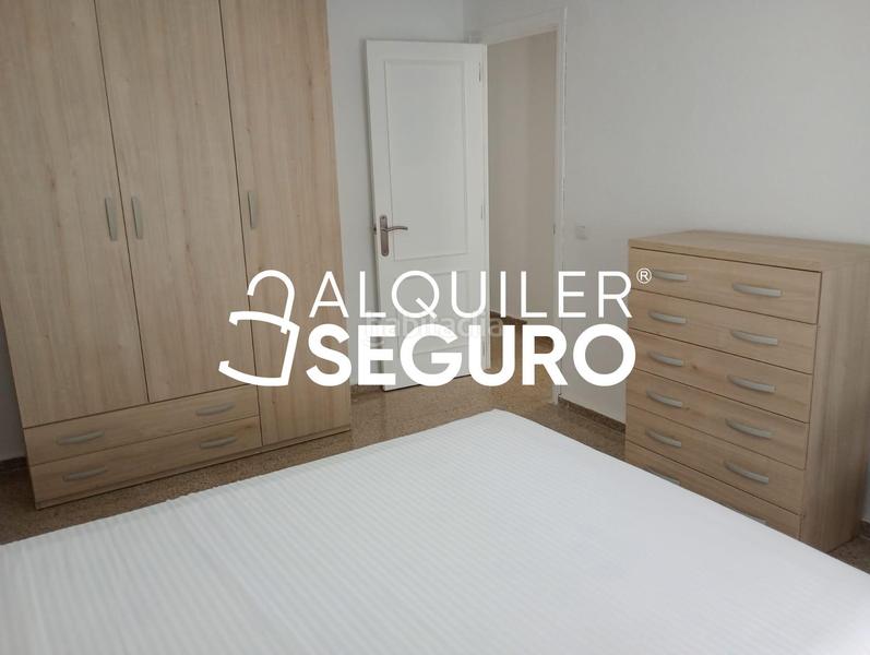 Foto 4bb109f9-d228-4ed5-98ab-8ca25fed1300. Alquiler piso  c magistrado salvador barberá en Málaga