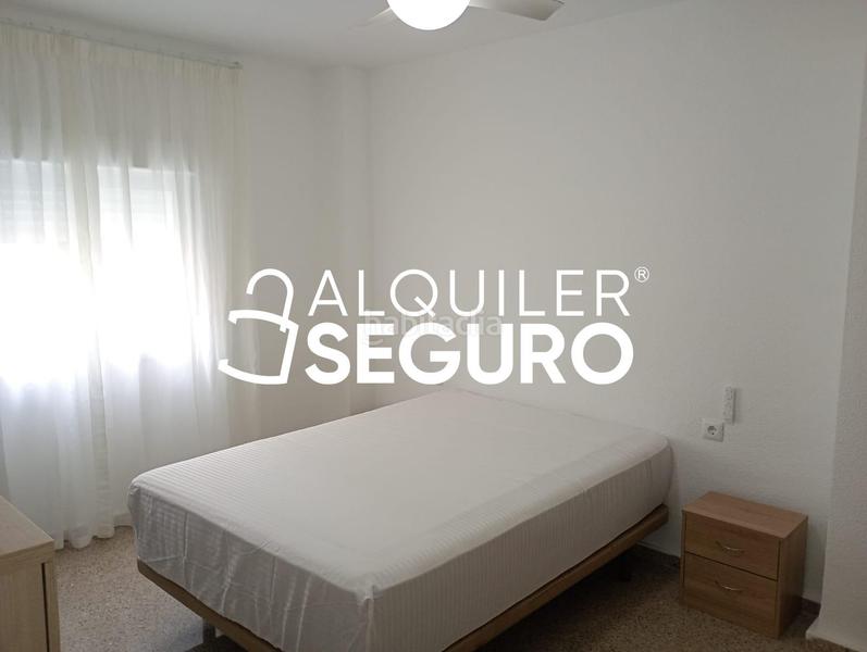 Foto 7c3a3e6e-0598-4a98-bf1d-af8fb8bfef12. Alquiler piso  c magistrado salvador barberá en Málaga