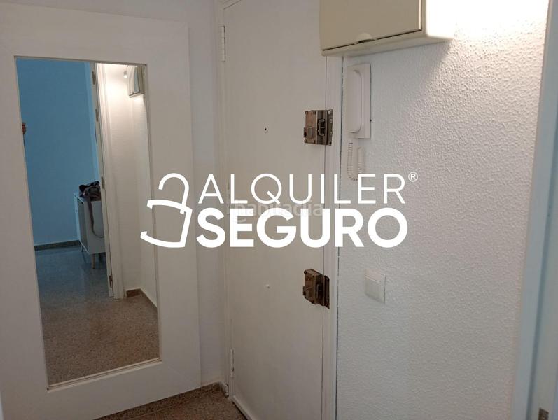 Foto b20d200f-4493-4e24-8ca1-a5aaf496b94a. Alquiler piso  c magistrado salvador barberá en Málaga