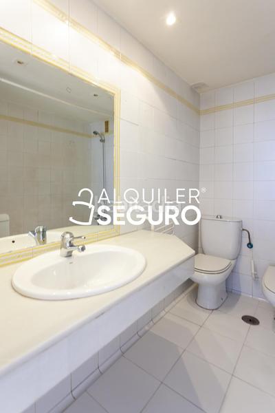 Foto 4c7b966d-838a-4253-a4fd-b07fbfde4417. Alquiler piso  pl. de cristo rey en Gaztambide Madrid