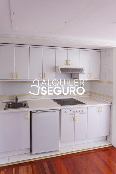 Foto f4738fd2-f6ac-41e3-a3f3-3ee447184dd4. Alquiler piso  pl. de cristo rey en Gaztambide Madrid