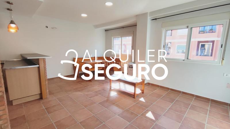 Foto d4db3b23-7c06-4a08-ab4b-4169a55f51ce. Miete etagenwohnung in Els Orriols Valencia