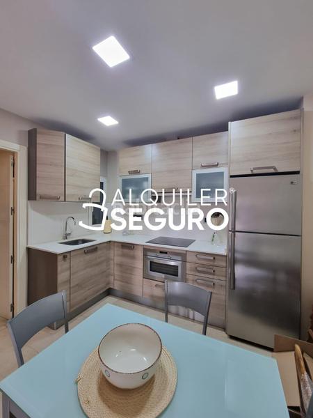 Foto fb450310-e612-44bd-9dd5-38e8680c0643. Alquiler piso  av. príncipe de asturias en Castillo-Campodón Villaviciosa de Odón