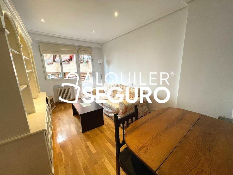 Foto 88a8ce98-cb4a-497a-adb2-3997d7150baa. Location appartement avec chauffage parking dans Ciudad Jardín Madrid