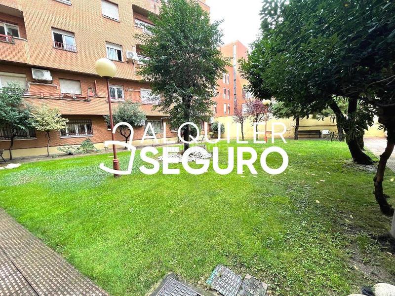 Foto 8e0ca4cd-c58d-4f0b-900a-1388b24f4ef4. Location appartement avec chauffage parking dans Ciudad Jardín Madrid