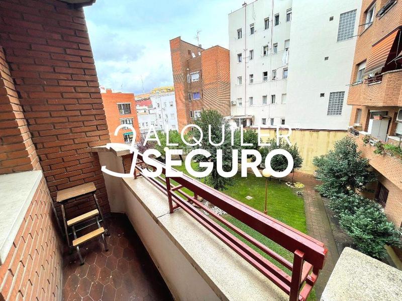 Foto 995d05b2-4882-4268-b4ba-2b9ea1fe0969. Location appartement avec chauffage parking dans Ciudad Jardín Madrid