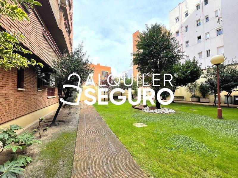 Foto 981ed7a0-ae31-4e54-882b-1000e875e518. Rent flat with heating parking in Ciudad Jardín Madrid