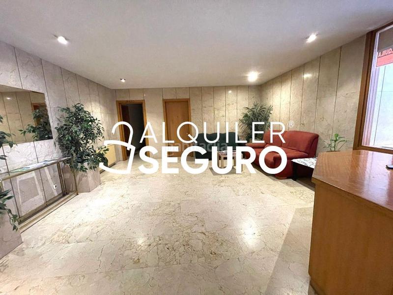 Foto a9311ba6-b885-4e24-9f7f-ade66202fe6e. Rent flat with heating parking in Ciudad Jardín Madrid