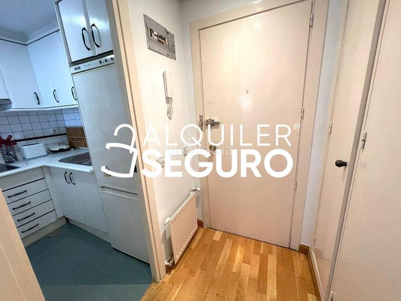 Foto c58cd78a-7f65-458f-bb7c-bfed9631f270. Rent flat with heating parking in Ciudad Jardín Madrid