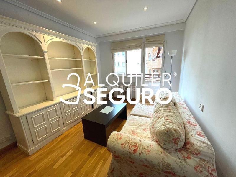 Foto ea2a1967-4d2a-480e-a211-2f842910d43a. Rent flat with heating parking in Ciudad Jardín Madrid