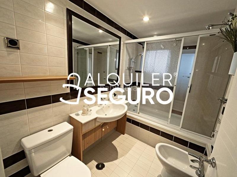 Foto 57c1a770-cd6d-40db-8af4-7dfe4af5204d. Affitto appartamento con riscaldamento parcheggio in Madrid