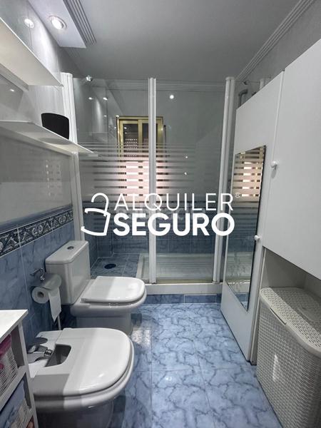 Foto 7a77e6d1-5c4e-4359-83f6-ab6db331833d. Alquiler chalet  c de santiago en Ciudad 70 Coslada