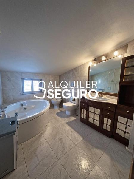 Foto 693ea576-deda-4d08-a03d-2295034e3c24. Location chalet avec chauffage dans Ciudad 70 Coslada