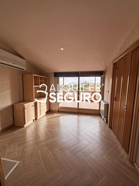 Foto d06bca50-b9c7-4a99-8998-8b73c0e0bf09. Location chalet avec chauffage dans Ciudad 70 Coslada