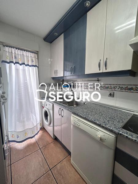 Foto 26e3fe82-3447-4aa4-8094-d24db82b38e3. Rent chalet with heating in Ciudad 70 Coslada