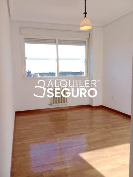 Foto 5c01a993-e58d-40eb-bc89-4835f912bc21. Affitto appartamento con riscaldamento parcheggio in Madrid