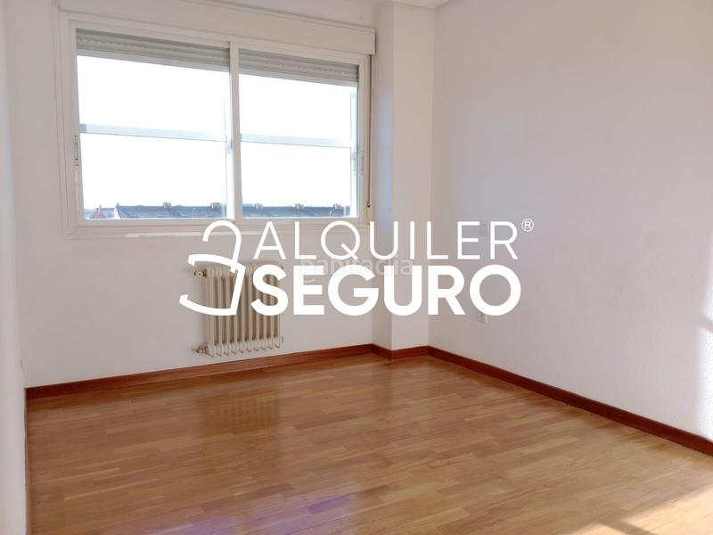 Foto c9eb3bb0-2a46-4401-bc6b-ba1a5b92cefe. Alquiler piso  c de zúrich en Rosas - Musas Madrid