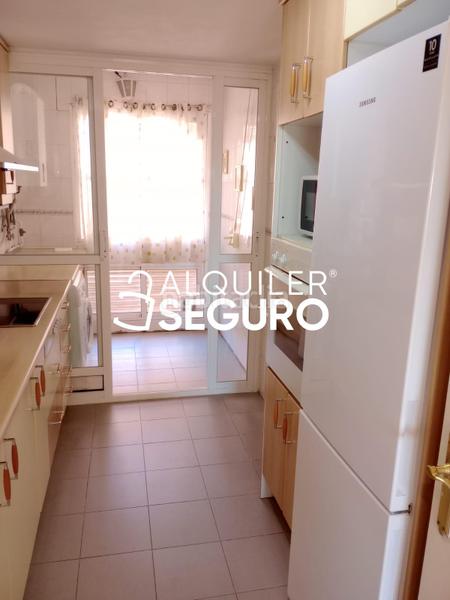 Foto fc96b69a-8d1f-4e7c-a404-539297dae6cd. Alquiler piso  c de zúrich en Rosas - Musas Madrid