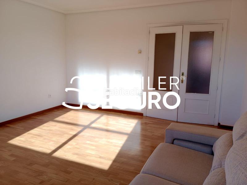 Foto 2f7d1cf5-3902-40eb-81d2-44f6ed8b6791. Location appartement avec chauffage parking dans Rosas - Musas Madrid