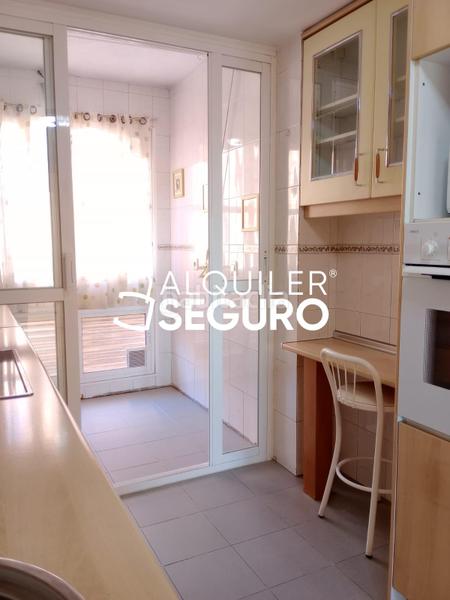 Foto 15a07def-700e-47cb-8cf5-a70af87bd537. Rent flat with heating parking in Rosas - Musas Madrid