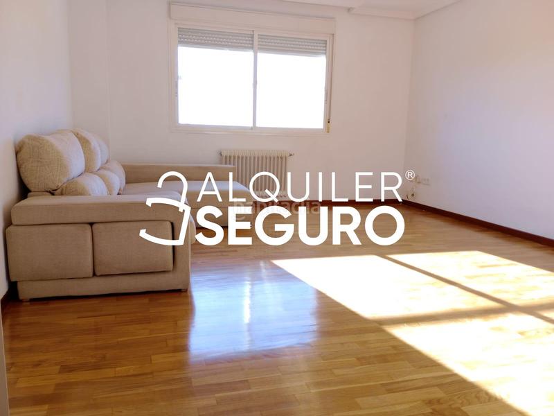 Foto 2ba6970d-9644-44f6-9120-252c5801c998. Rent flat with heating parking in Rosas - Musas Madrid