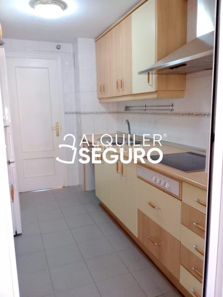 Foto 59a89677-b7a3-4f0c-a73e-72ecc88ca5dd. Rent flat with heating parking in Rosas - Musas Madrid